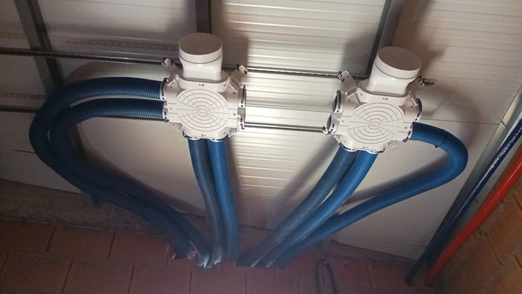 Cajas de distribución de ventilación mecánica instaladas por Renovacalor en Coruña
